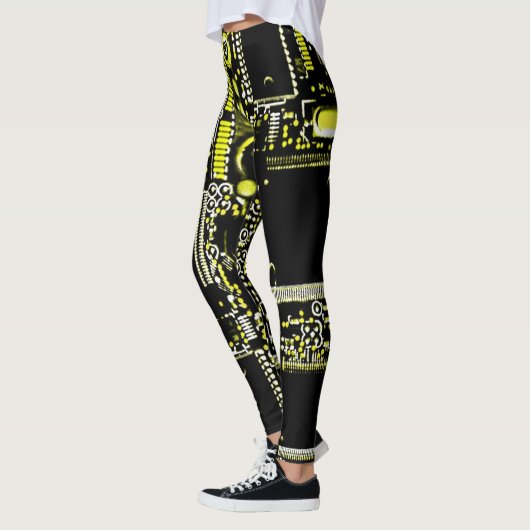 Circuit Yellow 2 over leggings (Links)