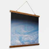 Circulaire wolkvorming boven de Stille Zuidzee. Hangend Wandkleed (Gebogen)