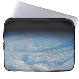 Circulaire wolkvorming boven de Stille Zuidzee. Laptop Sleeve