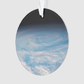 Circulaire wolkvorming boven de Stille Zuidzee. Ornament (voorkant)