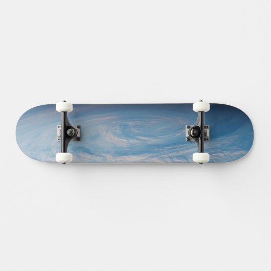 Circulaire wolkvorming boven de Stille Zuidzee. Persoonlijk Skateboard (Horizontaal)