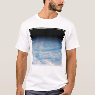 Circulaire wolkvorming boven de Stille Zuidzee. T-shirt