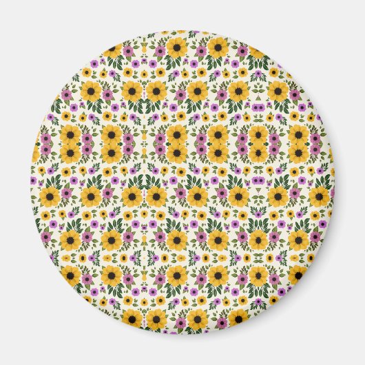 Circular floral button with vibrant yellow magneet (Voorkant)