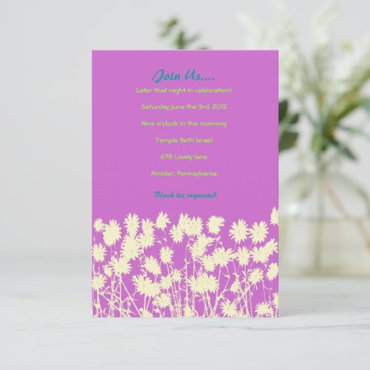 Circular Retro Daisy Bat Mitzvah Party Kaart (Staand voorkant)