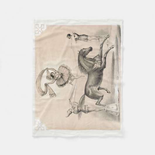 Circus performer springen over een groot lint fleece deken (Voorkant)