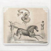 Circus performer springen over een groot lint muismat (Voorkant)