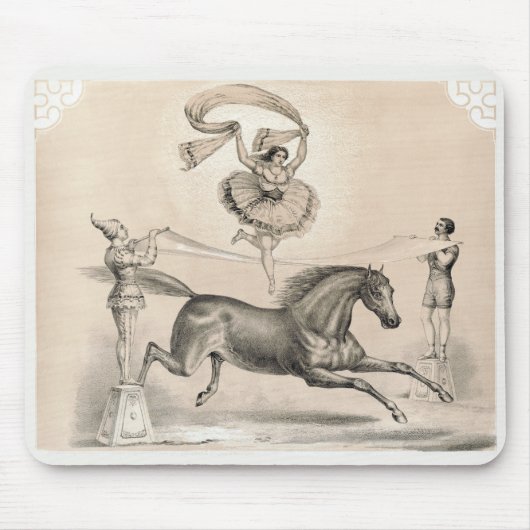 Circus performer springen over een groot lint muismat (Voorkant)