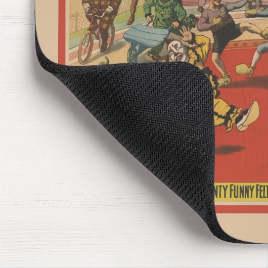 Circus Poster toont de amusante capriolen van clow Muismat (Hoek)