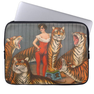  circus Poster van vrouw met zes tijgers. Laptop Sleeve