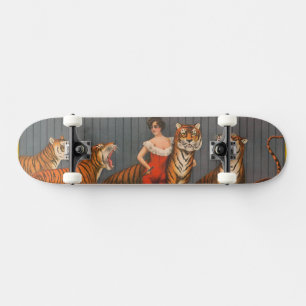 circus Poster van vrouw met zes tijgers. Persoonlijk Skateboard