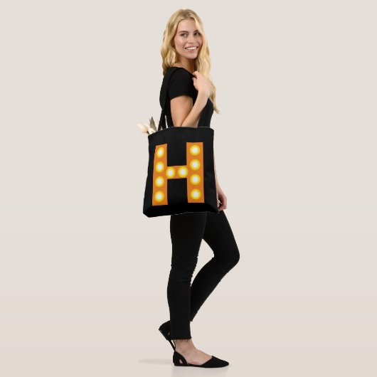 Circuspodium marquee lamp letter maatwerk monogram tote bag (Op model)