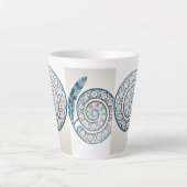 cirkel met veer latte mok (Voorkant)