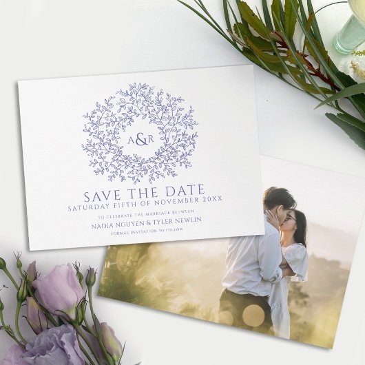 Cirkel van bladeren blauw paarse witte foto bruilo save the date