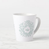 Cirkel van groene bladeren trouwcadeaumonogram latte mok (Rechterhoek)