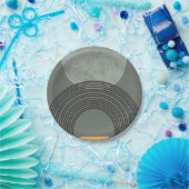 Cirkels en lijnen tekenen in zwart, geel, groen papieren bordje (Feest)