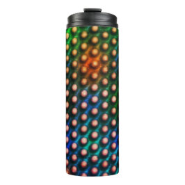 Cirkels tekenen die eruitzien als bollen of gaten thermosbeker