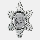 cirkelvormige pianosleutels en Muzieknoten Tin Sneeuwvlok Ornament (Rechts)