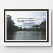 Citaat over eenzaamheid op de rivierplaats. fotoplaat (Voorkant)