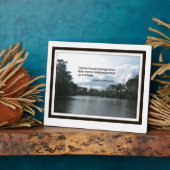 Citaat over eenzaamheid op de rivierplaats. fotoplaat (Zijkant)