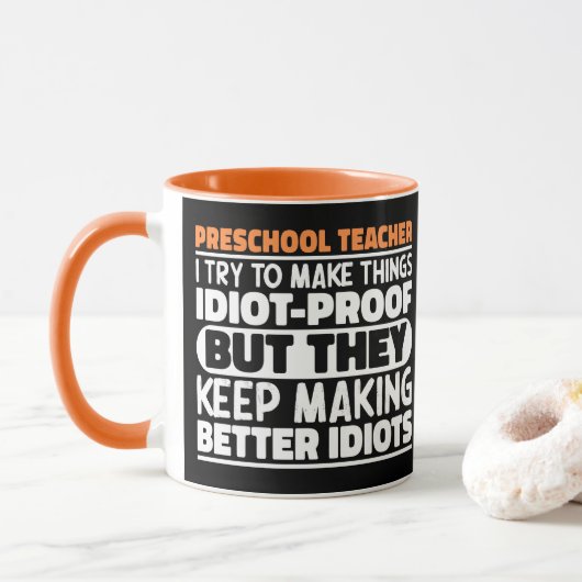 Citaat van kleuterleraar I die probeert dingen gra Mok (Met donut)