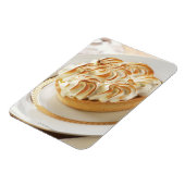 Citroen taart met gebakken meringue op bord magneet (Linkerzijde)