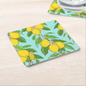 Citroenen, levendige blauwe achtergrond naadloos. kartonnen onderzetters (Schuin)