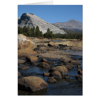 citroenkoepel en rotsen