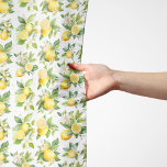 Citroenpatroon, citroenbloemen, bladeren, citrus sjaal<br><div class="desc">Elegant,  stijlvol en verfijnd patroon met citroenen,  bloemen en bladeren. Modern en trendy cadeau,  perfect voor de fruitliefhebber in je leven.</div>