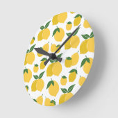 Citroenpatroon Retro Fruit Geel op Wit Ronde Klok (Hoek)
