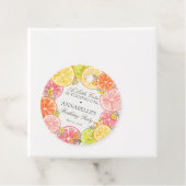 Citrus Floral Little Cutie Verjaardag Party Circle Bedankjes Labels (In situ)