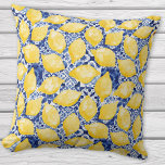 Citrus Mediterraan Blauw Witte Tegel Patroon Kussen<br><div class="desc">geel waterverf citrus citroenen op een indigo blauw en witte tegel patroon. Fris en zomers om uw huis op te fleuren. Originele versie door Nic Squirrell.</div>