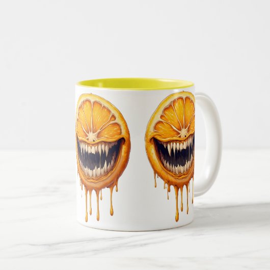 Citrus Nightmare Coffee Mug – Spooky Fruit Design Tweekleurige Koffiemok (Voorkant rechts)