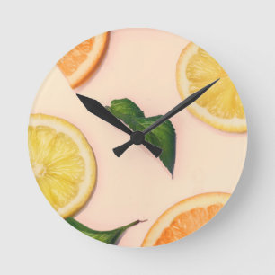 Citrusvruchtenpatroon in pastelkleuren ronde klok