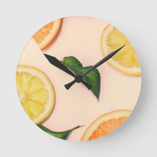 Citrusvruchtenpatroon in pastelkleuren ronde klok