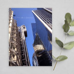 City of London | Het gebouw van Lloyd's in de heme Briefkaart<br><div class="desc">De stad Londen heeft een high-tech architectuur voor het stadsgebouw Lloyd's fotografie - twee hoge gebouwen in het briefkaart van de lente-blauwe-vliegreis - september 2019 - foto gemaakt door Anka</div>