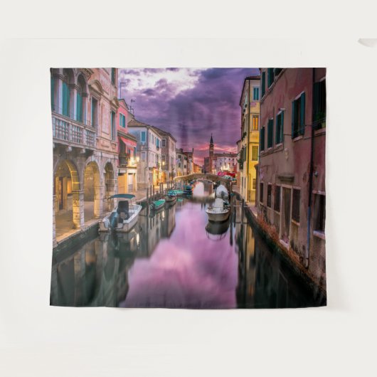 Cityscape Canal at Dusk Tapestry Wandkleed (Voorkant (horizontaal))