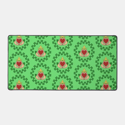 Claddagh and Green Knotwork Bureaumat (Voorkant)