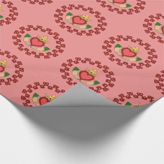 Claddagh en Red Knotwork op roze Cadeaupapier (Hoek)