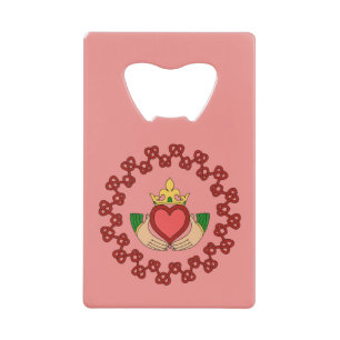 Claddagh en Red Knotwork op roze Creditkaart Flessenopener