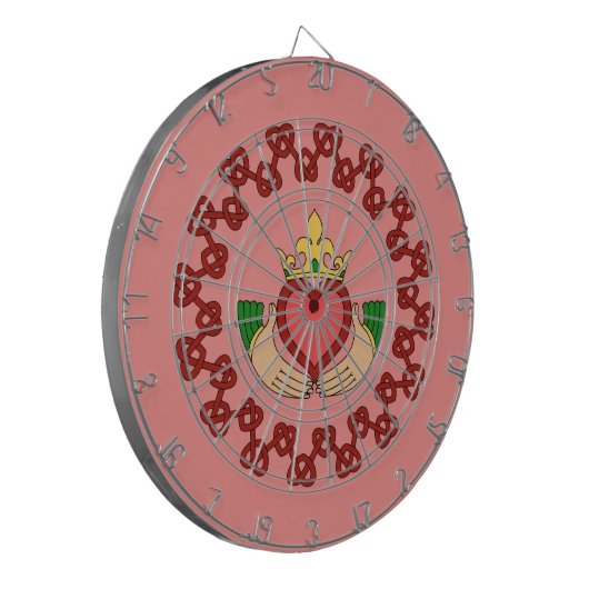 Claddagh en Red Knotwork op roze Dartbord (Voorkant Links)