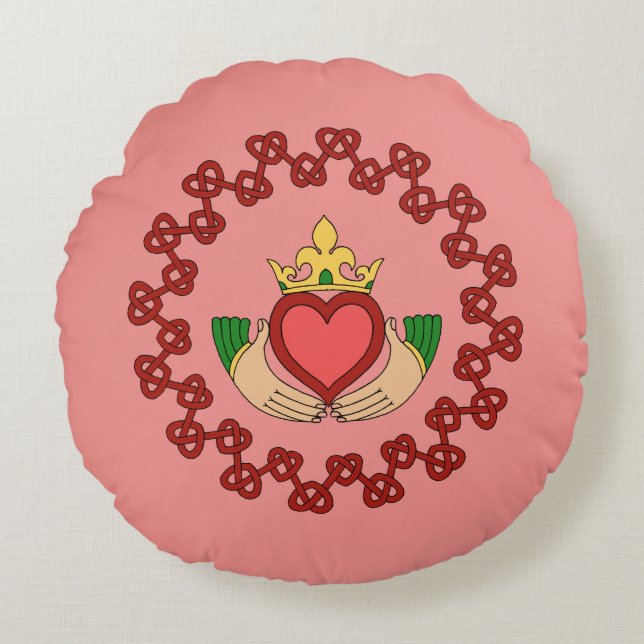 Claddagh en Red Knotwork op roze Rond Kussen (Voorkant)