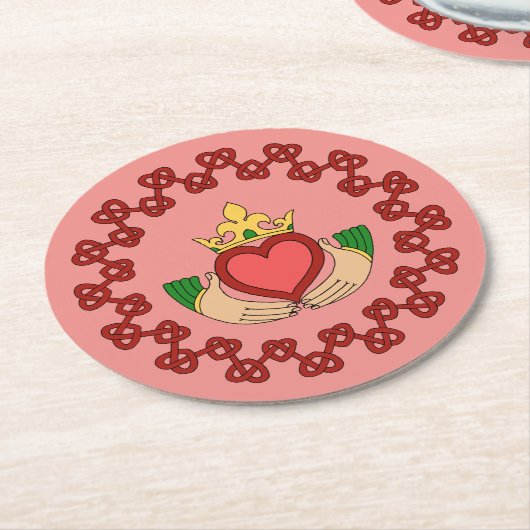 Claddagh en Red Knotwork op roze Ronde Kartonnen Onderzetter (Gebogen)