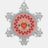 Claddagh en Red Knotwork op roze Tin Sneeuwvlok Ornament (Voorkant)