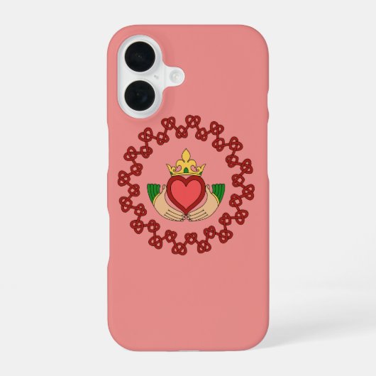 Claddagh en Rode Knoopwerk op Roze iPhone 16 Hoesje (Achterkant)