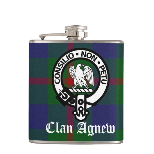Clan Agnew Crest Badge en Tartan Heupfles (Voorkant)