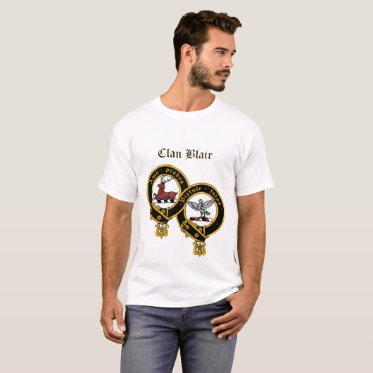 Clan Blair Crest met Titel T-Shirt (Voorkant volledig)