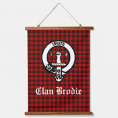 Clan Brodie Crest Badge en Tartan Hangend Wandkleed (Voorkant)