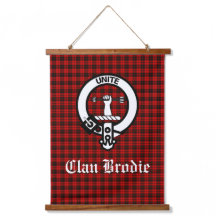 Clan Brodie Crest Badge en Tartan