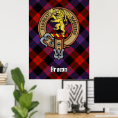 Clan Brown Crest over Tartan Poster (Thuiskantoor)