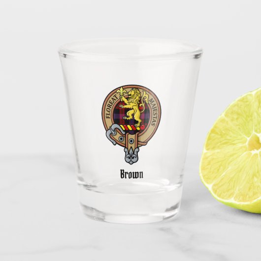 Clan Brown Crest over Tartan Shot Glas (Voorkant)